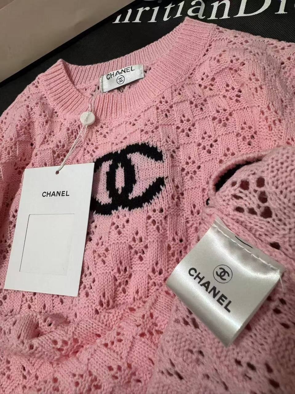 carousel ride,carousel horse,девушка,парки развлечений,на карусели