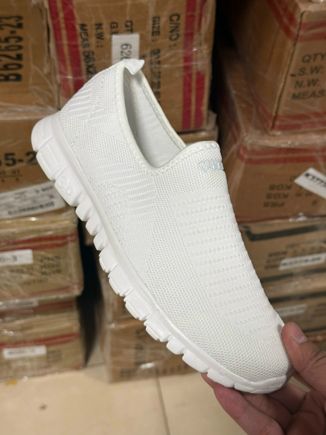 слипоны женские,белые кроссовки,кроссовки женскиe,кроссовки,спортивная