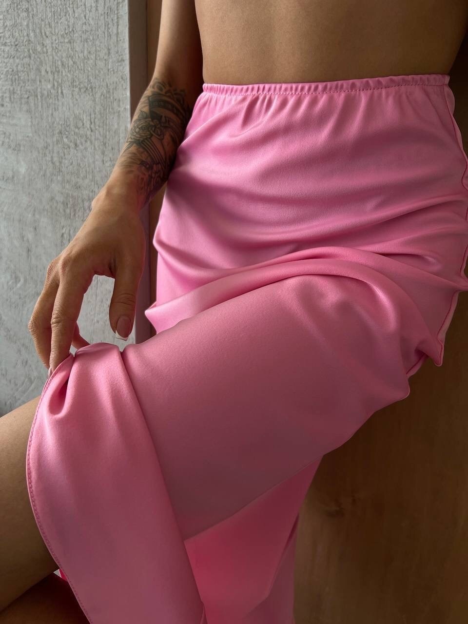 плотный атлас,атласная юбка миди,юбка атласная,юбка атлас,женская юбка