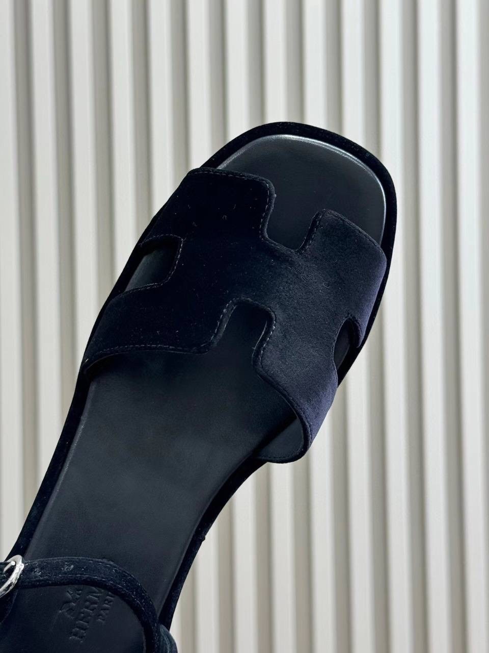 черные босоножки,босоножки на каблуках,босоножки на платформе,женские босоножки,босоножки на каблуке платформа