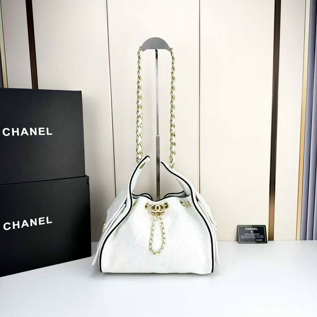 сумка chanel,белая кожаная сумка chanel 25 small,женская сумка chanel,chanel белая кожаная сумка через плечо для женщин,сумка женская шанель стеганая ковша цепь chanel