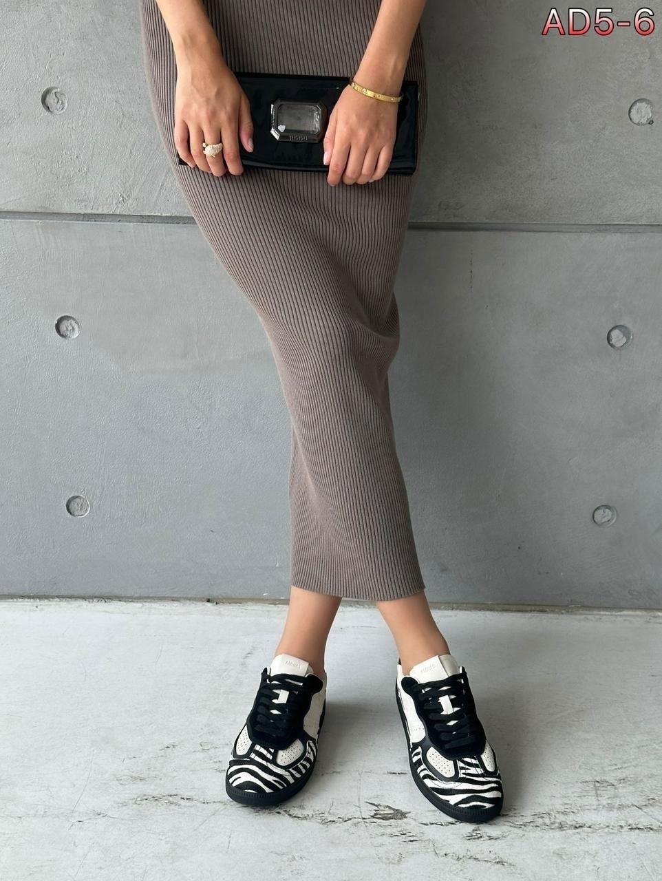 ,женские кроссовки,кроссовки модные,замшевые кроссовки,интересные кроссовки