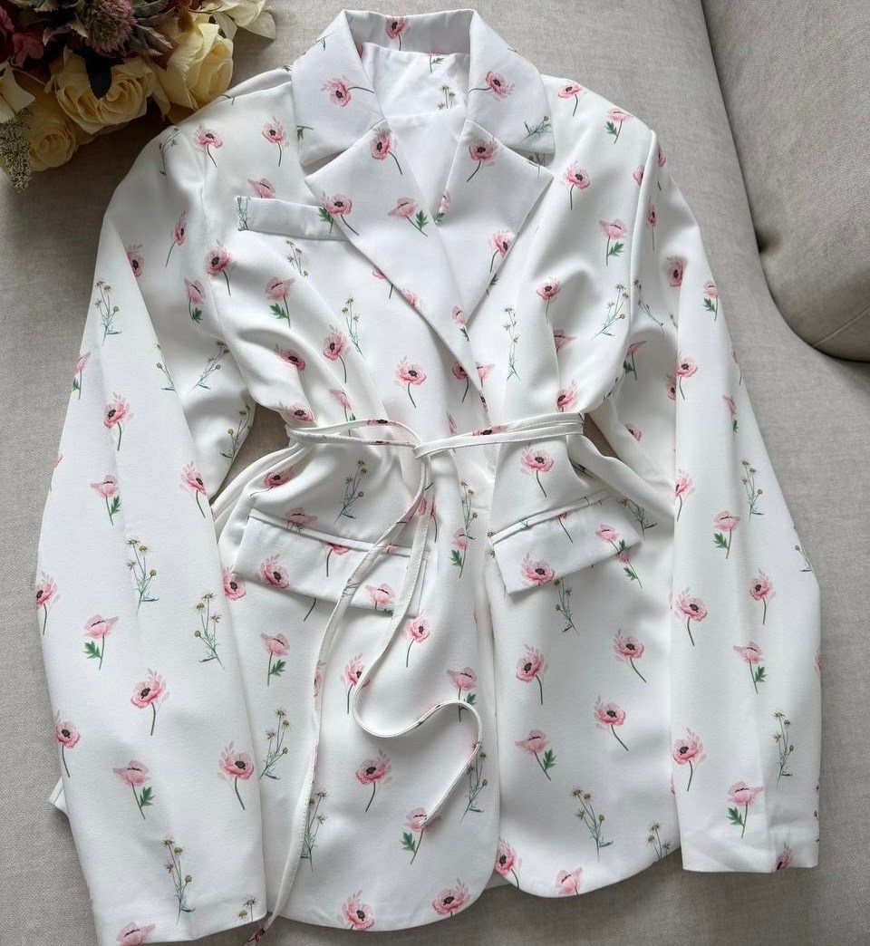 модный женский пиджак с цветочным принтом,пиджак оверсайз с цветочным принтом leroy style,элегантный пиджак с цветочным принтом,свободный пиджак с принтом,пиджак с цветочным принтом
