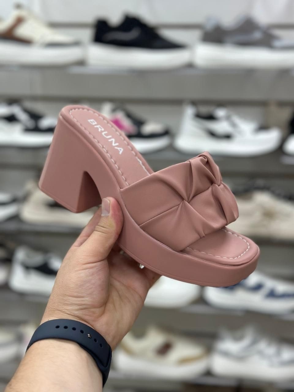 ,босоножки на платформе,женские шлепки,женские босоножки,женские шлепанцы