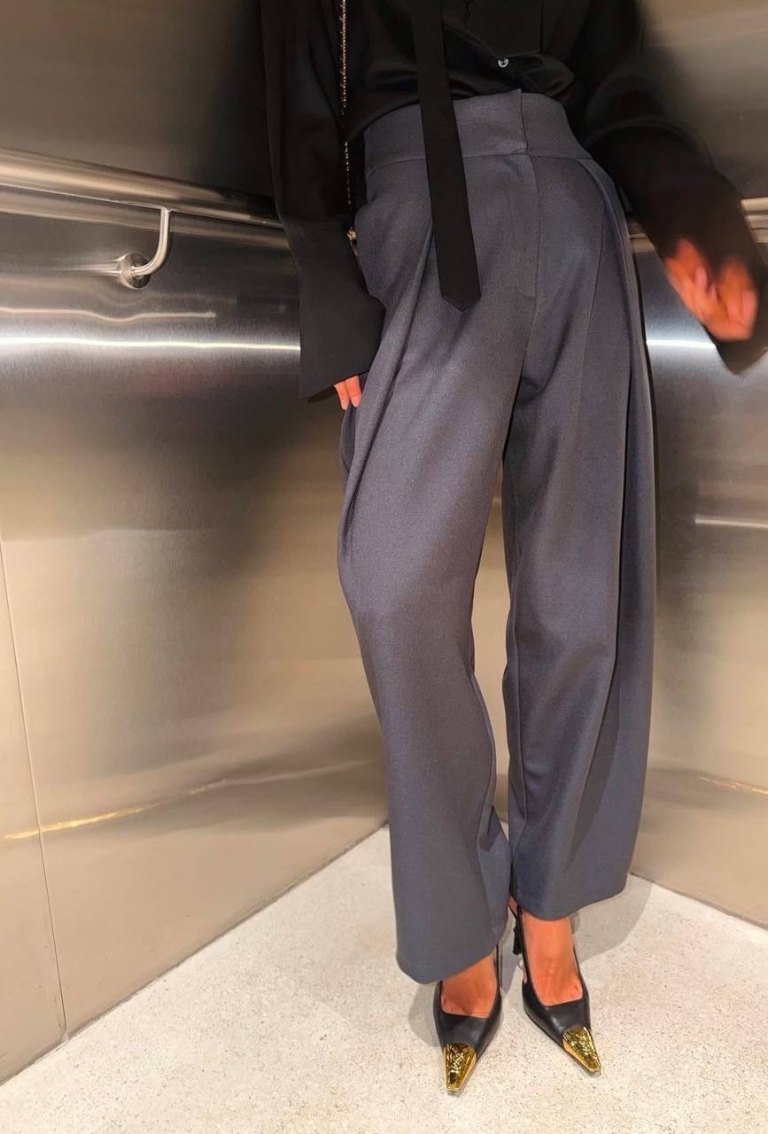 брюки с широкими штанинами,широкие брюки,брюки с высокой талией,стильные наряды