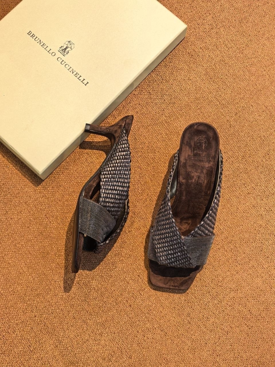 замшевые шлепанцы brunello cucinelli,,шлепанцы brunello cucinelli,мюли brunello cucinelli,шлепанцы женские