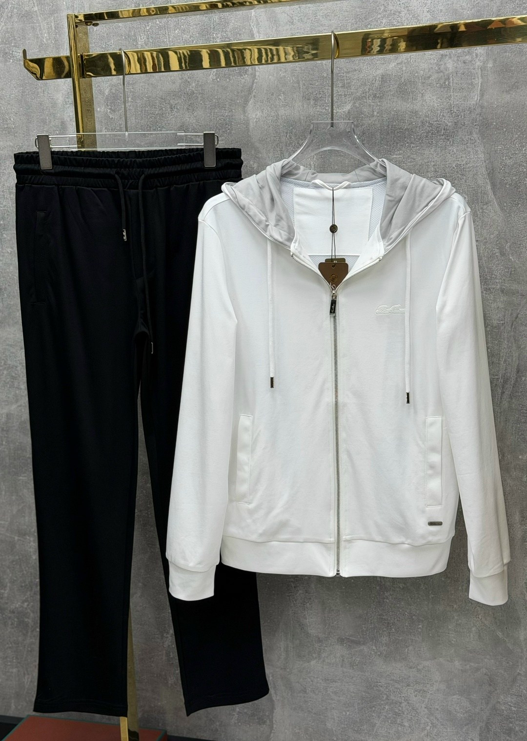 спортивный костюм brunello cucinelli,спортивные костюм,костюм brunello cucinelli,стильные костюмы,спортивный костюм loro piana