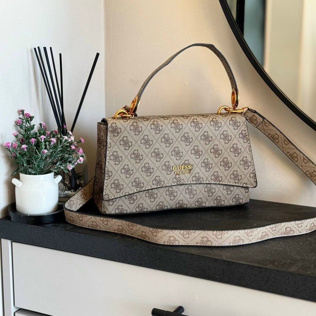 женская сумка guess,guess сумка на плечо,сумка guess,guess сумка конверт на плечо,сумка через плечо guess