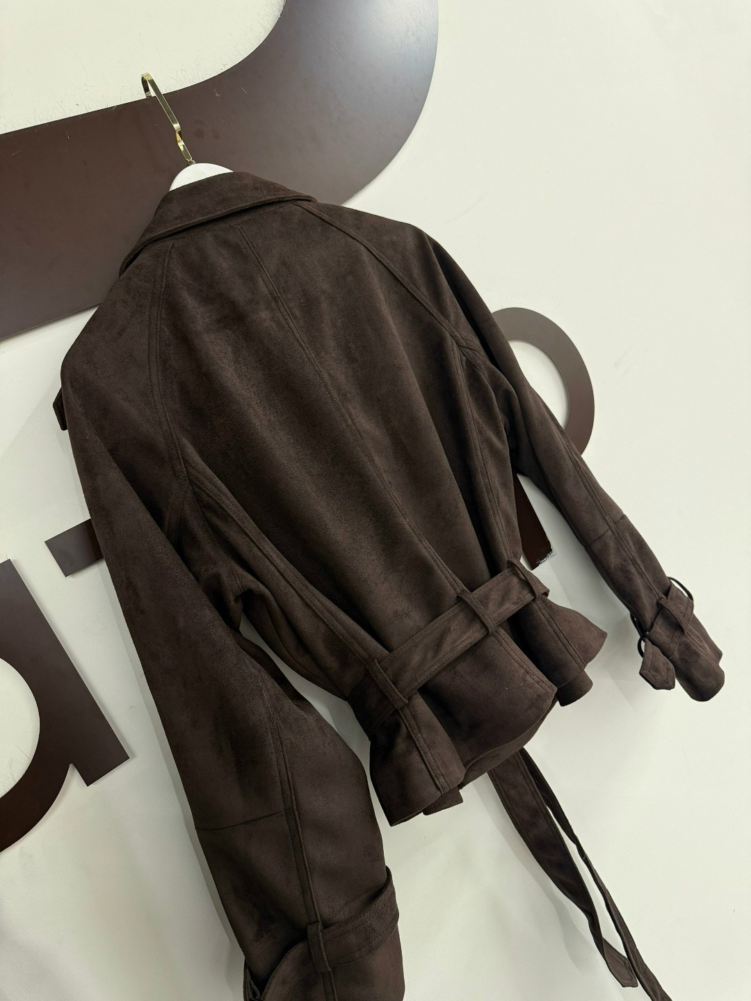 замшевая куртка,куртка замшевая женская,классическая коричневая замшевая женская куртка с поясом,курточка замшевая,женская кожаная куртка