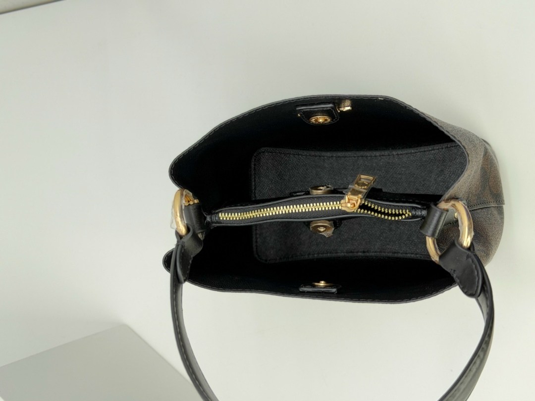 женская сумка coach,coach сумка,сумка,coach сумка тоут,сумка coach белая