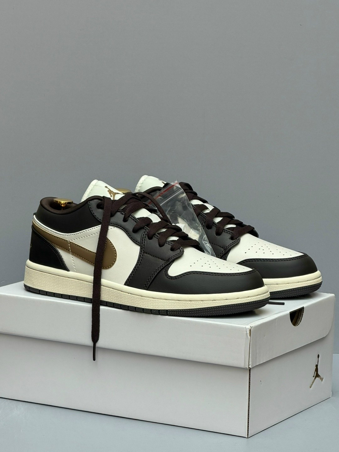 кроссовки air jordan wmns air jordan 1 low 'shadow brown' коричневый,air jordan 1 low shadow brown,nike air jordan 1 low,кроссовки nike air jordan 1 low,air jordan 1 low
