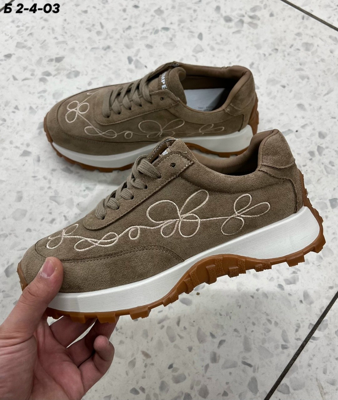 ,кроссовки женские,кроссовки бежевые,замшевые кроссовки, женская
