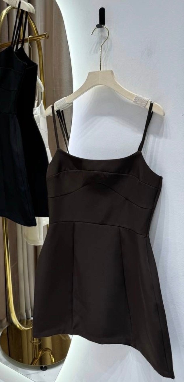 платье на бретелях,платье женская,платье черное,платье стильное