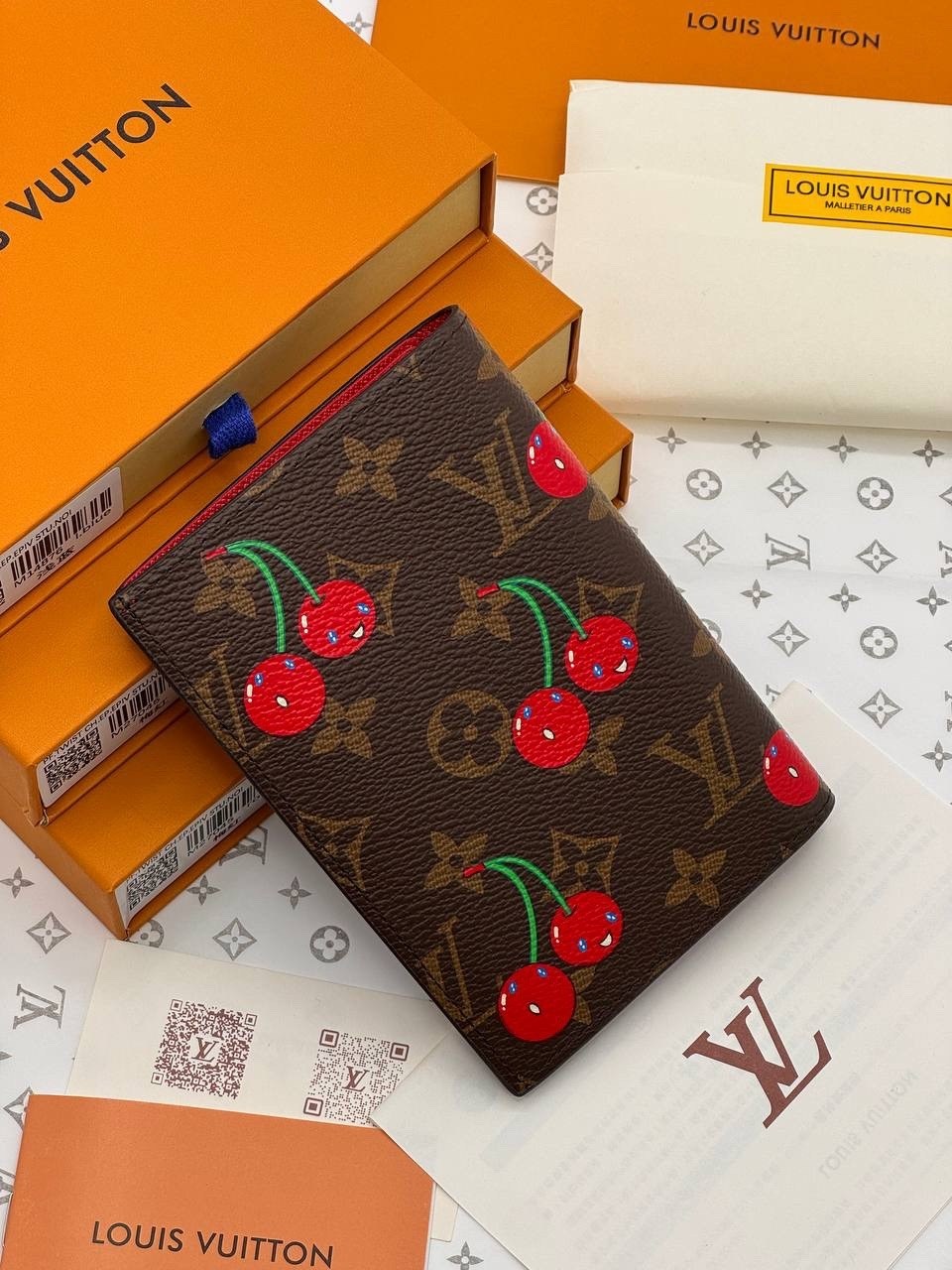 обложка для паспорта louis vuitton,louis vuitton кошелек,louis vuitton monogram,кошелек louis vuitton женский оранжевый,louis vuitton murakami