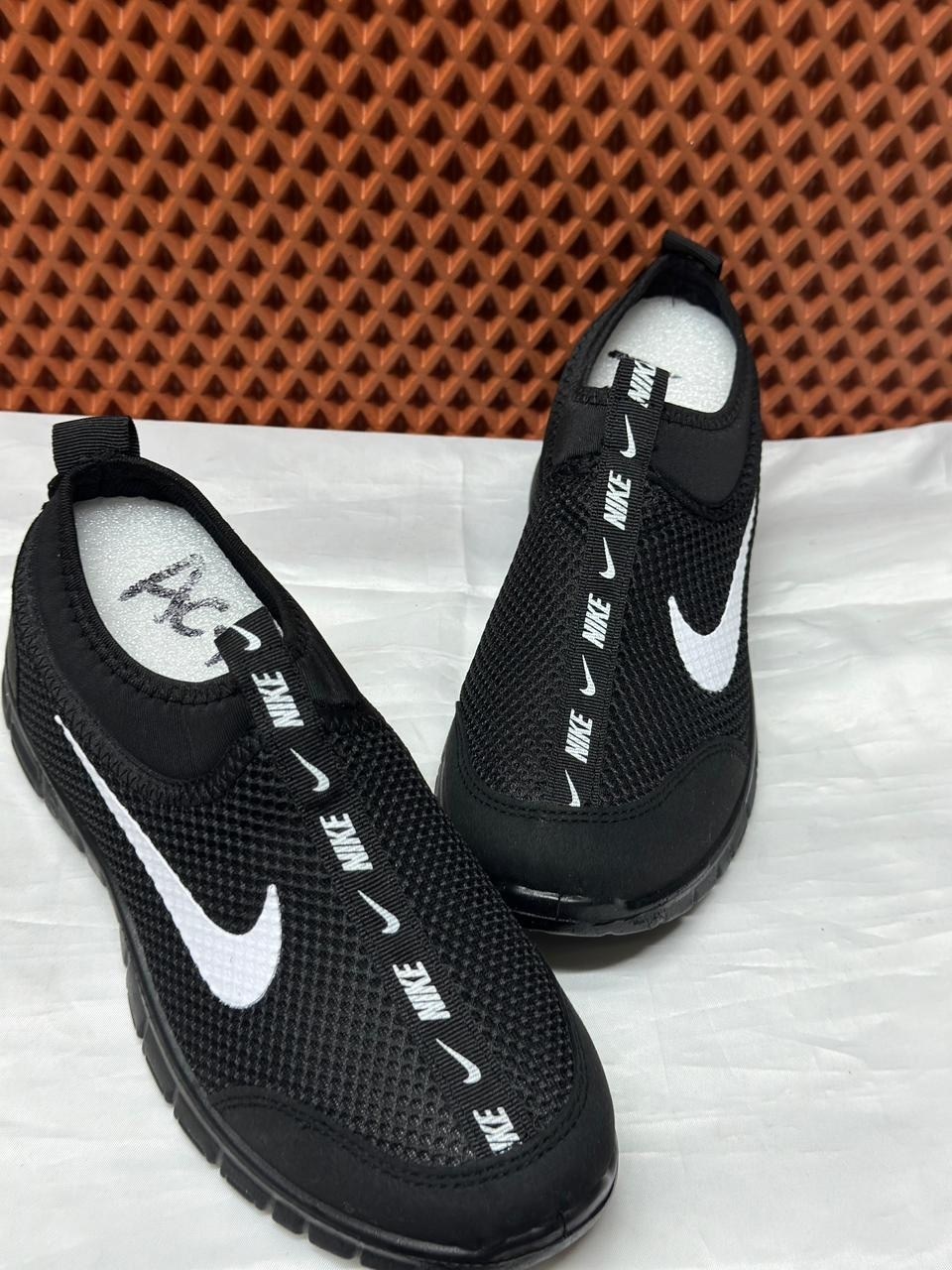 кроссовки адидас женские 2026,,кроссовки адидас женские розовые,кроссовки адидас женские,кроссовки женскиe