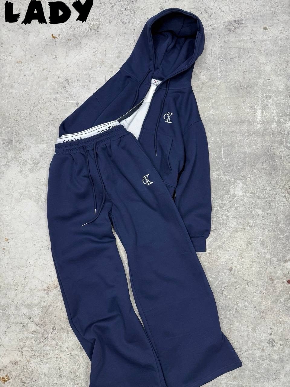 серый спортивный костюм кельвин кляйн,спортивный женский костюм серый,костюм спортивный,спортивный костюм женский,спортивный костюм серый gap