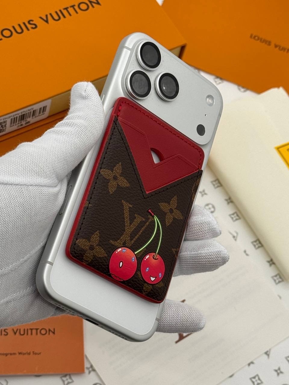 картхолдер louis vuitton,чехол для мобильного телефона lv louis vuitton,чехлы для iphone,louis vuitton monogram,держатель для карт