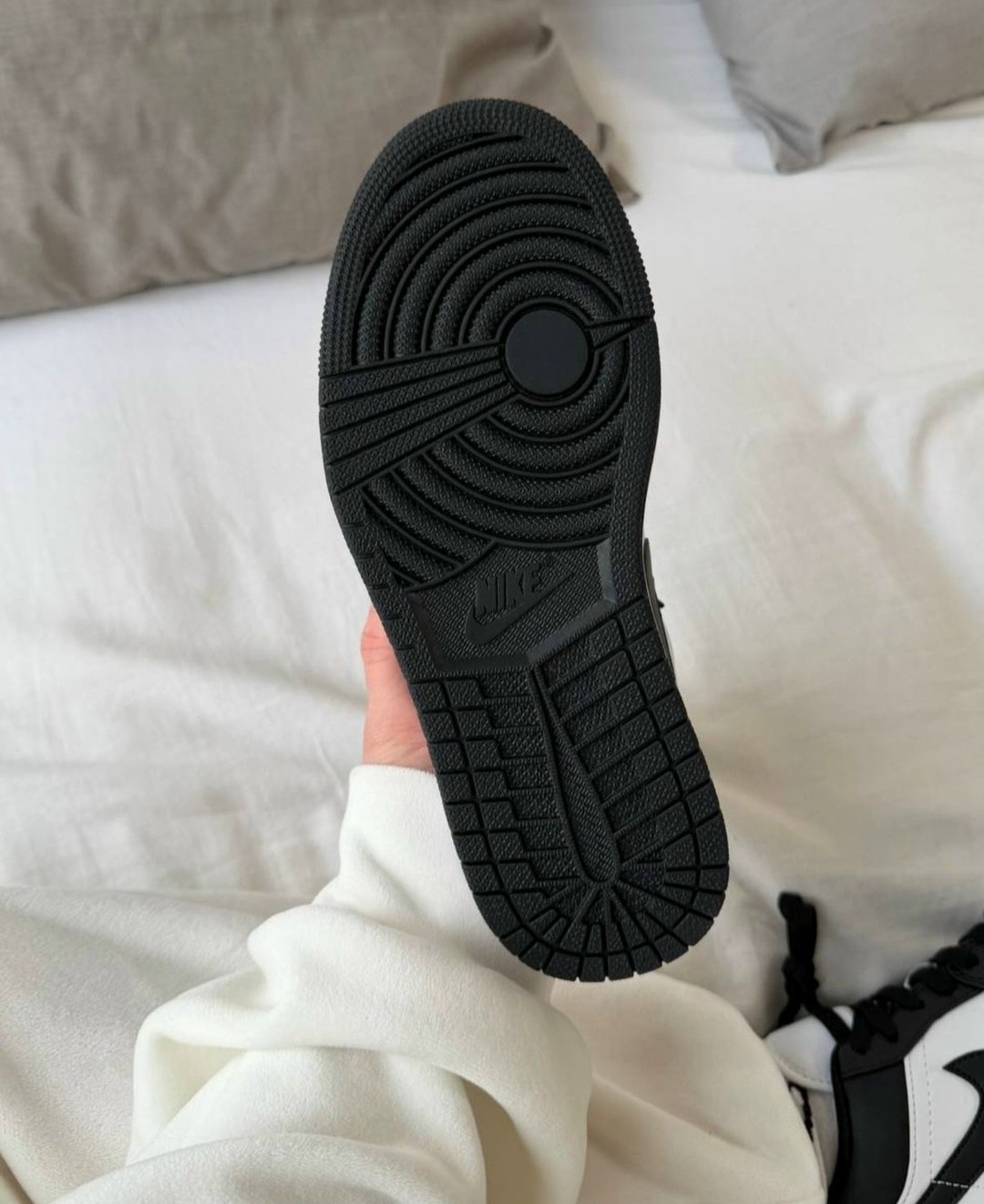 nike air jordan 1 low,air jordan 1 low black and white,кроссовки nike air jordan 1 low,nike air jordan 1,air jordan 1 low