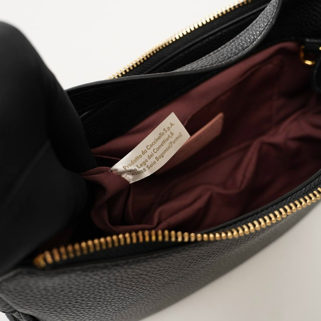 coccinelle сумка на плечо priscilla черный,сумка coccinelle,coccinelle сумка через плечо whisper черный,сумка через плечо coccinelle c-easy small цвет noir,сумка женская coccinelle