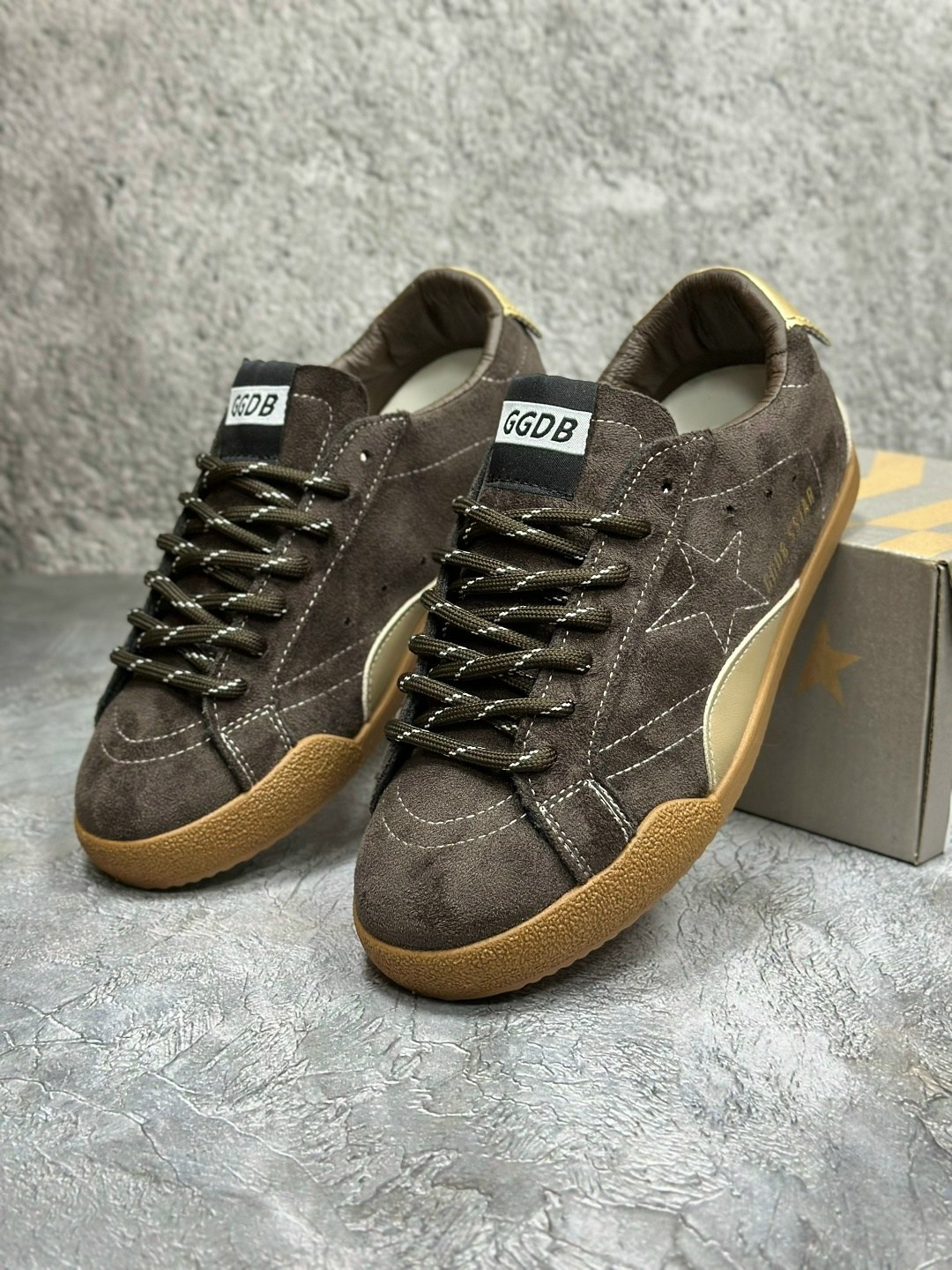 golden goose кеды superstar со вставками коричневый,замшевые кроссовки super-star golden goose зеленый,кроссовки golden goose,кеды golden goose,