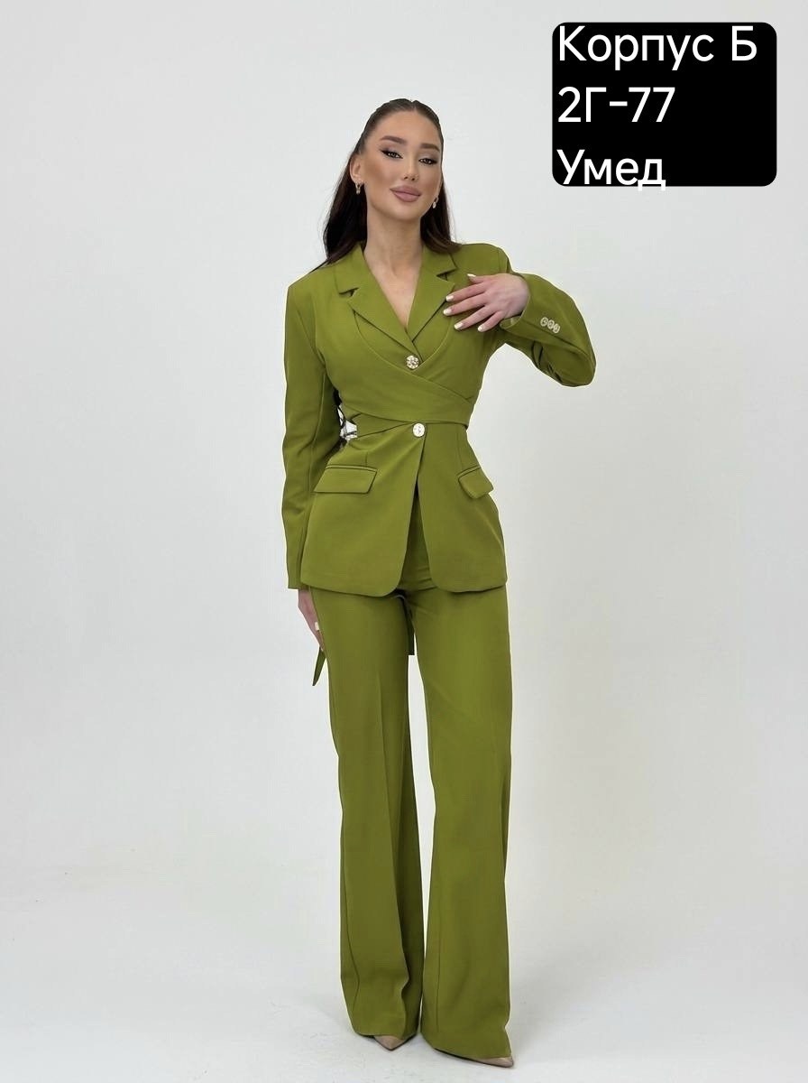 элегантный розовый женский брючный костюм,женский брючный костюм,модные костюмы,костюм брючный женский стильный,брючный костюм