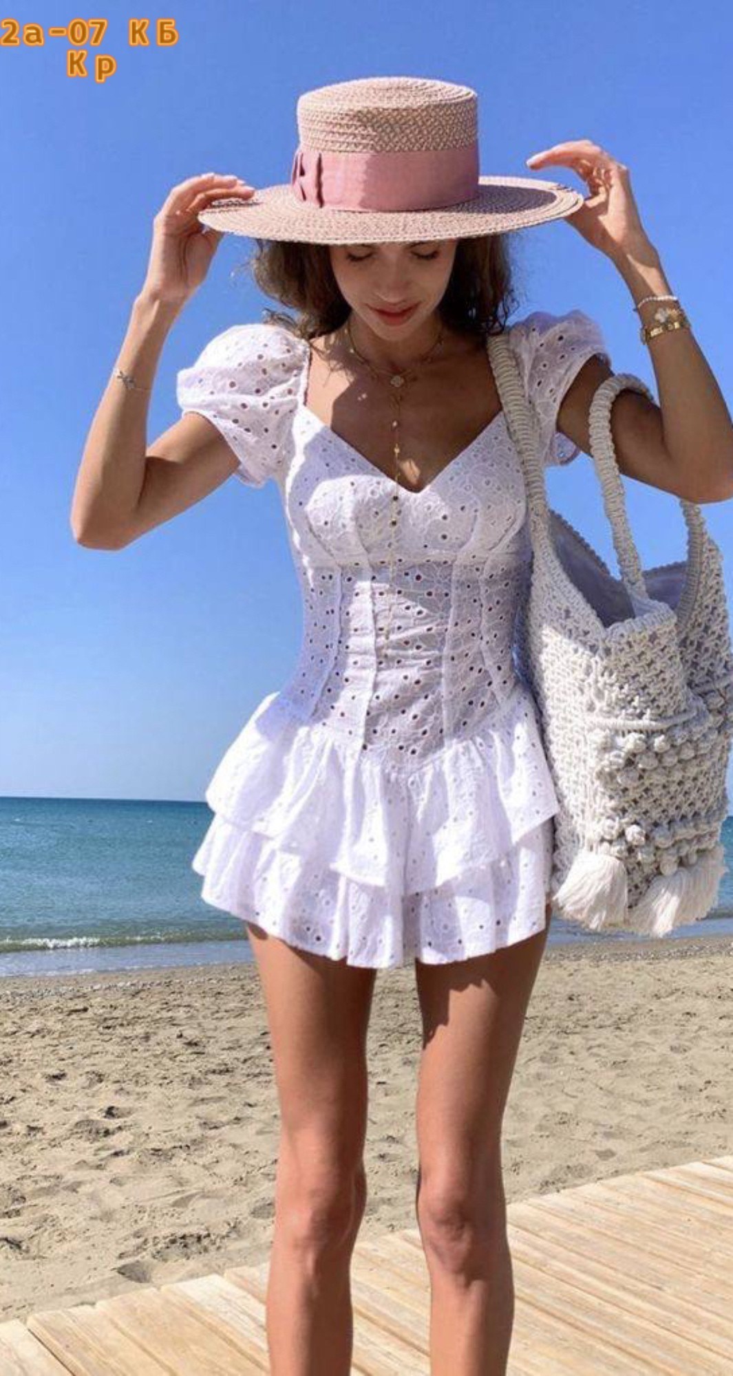 короткие летние платья,летние наряды,девушка в платье летнем,платье летнее,кружевное платье