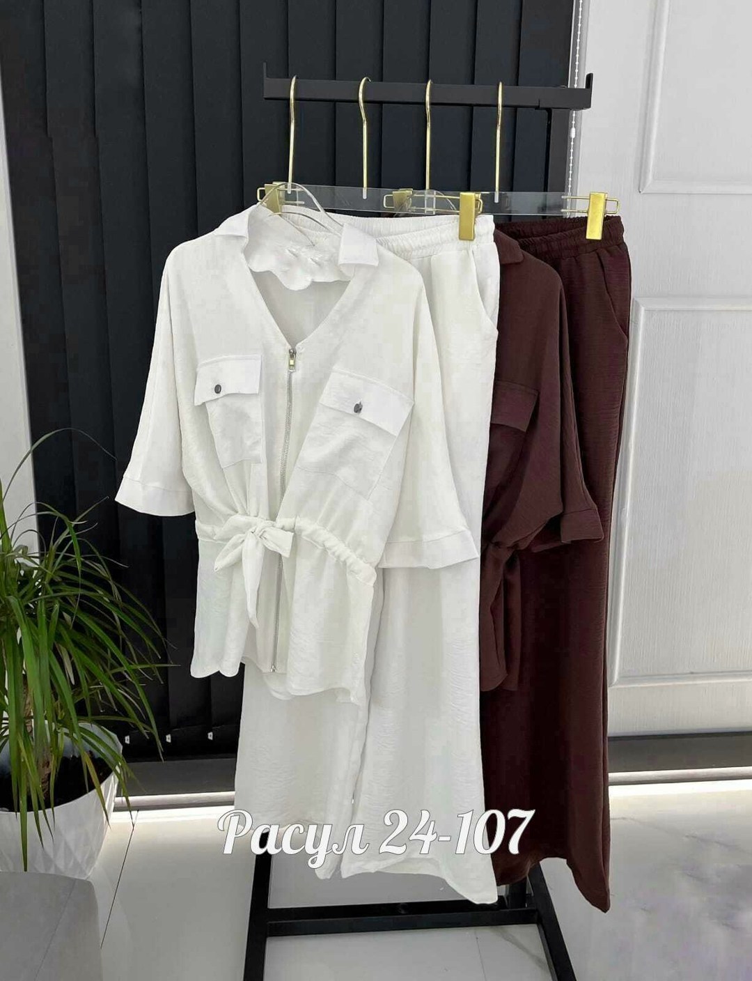 женский костюм двойка,брючный костюм,стильные женские костюмы,костюм двойка сингапур,костюм брючный белый