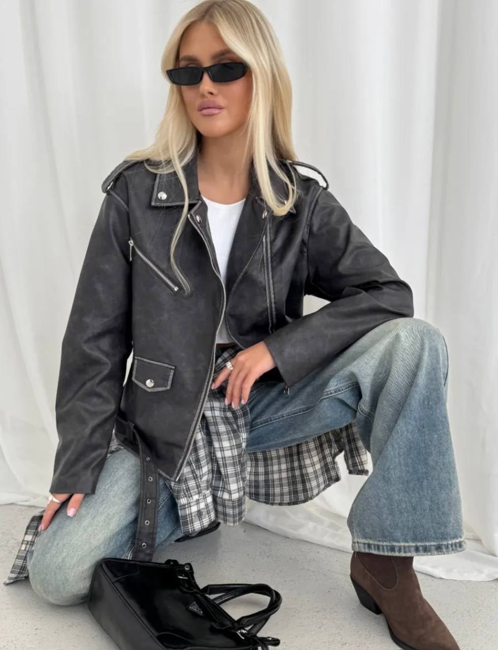 косуха куртка кожаная укороченная xr-xoroshy,женская кожаная куртка косуха оверсайз,куртка косуха,кожаная куртка косуха,косуха винтажная кожаная куртка оверсайз aftfbasic