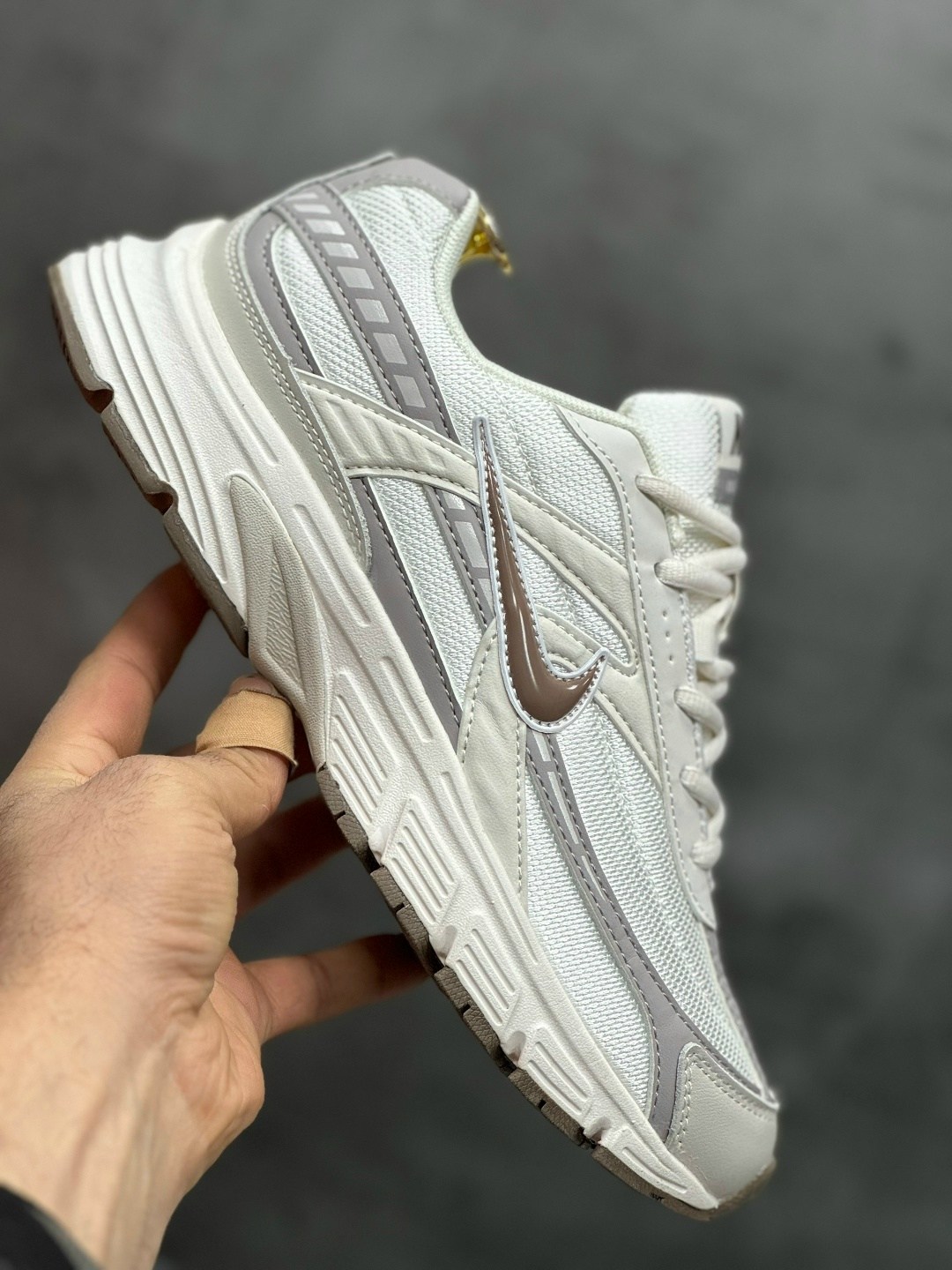 кроссовки wmns initiator ib4339 nike бежевый,кроссовки nike initiator,кроссовки nike,кроссовки,женские беговые кроссовки nike initiator