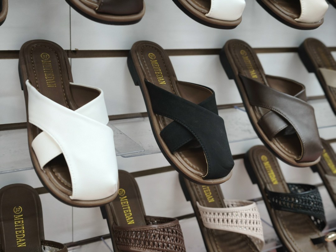 ,мужские шлепанцы,сандалии мужские,мужские шлепки,мужские босоножки