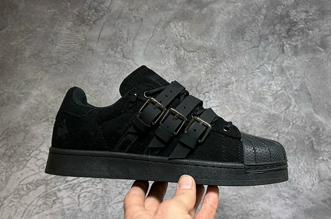 кроссовки superstar rabbit hole black adidas,кроссовки adidas superstar,кроссовки adidas superstar rabbit black,кроссовки adidas superstar rabbit hole grey,кроссовки адидас суперстар черные