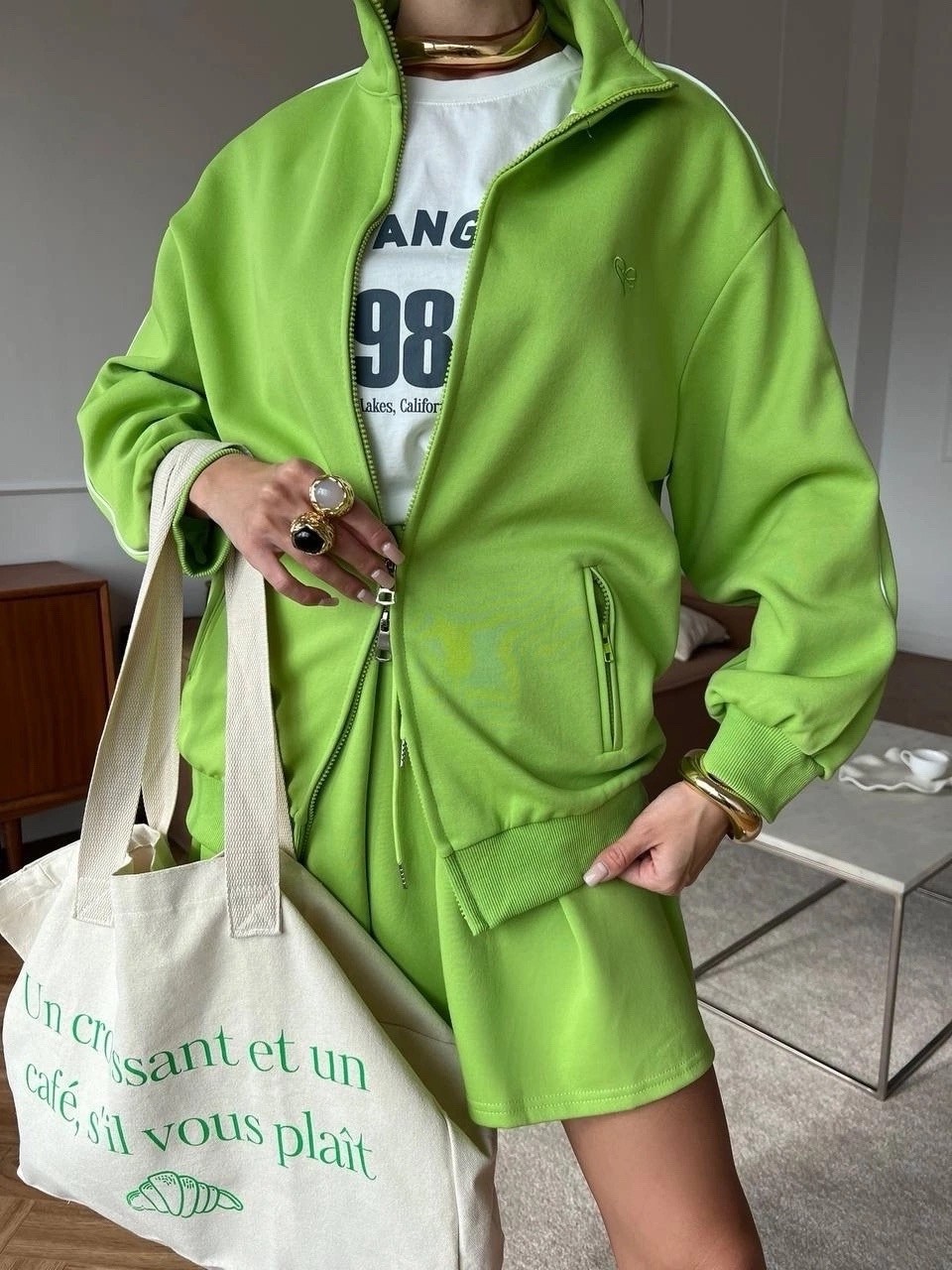 стильные костюмы,трикотажные костюмы,женские костюмы,костюм с юбкой,костюм спортивный