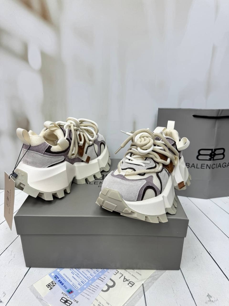 ,balenciaga кроссовки женские,женские кроссовки, женская,массивные кроссовки