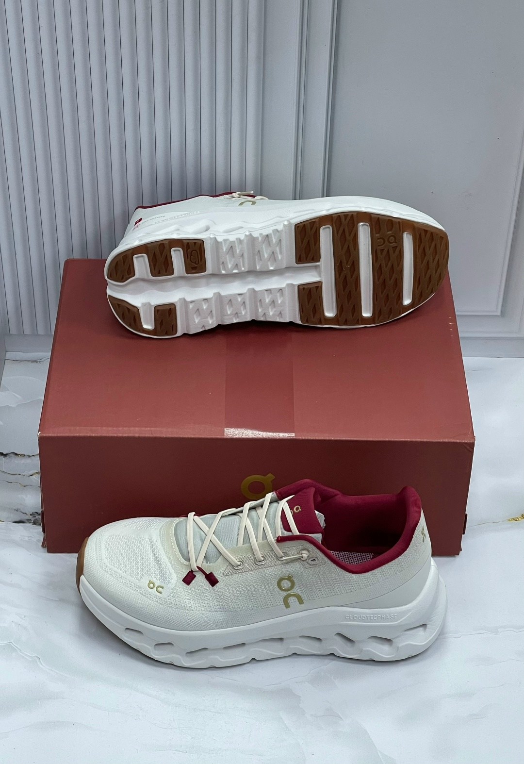 спортивная ,кроссовки on,повседневные кроссовки,кроссовки женскиe,оригинальные кроссовки