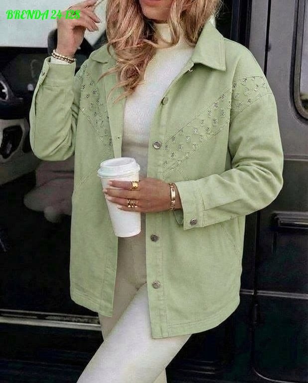 повседневная куртка,джинсовая куртка,куртка модная,джинсовая куртка с заклепками,куртка