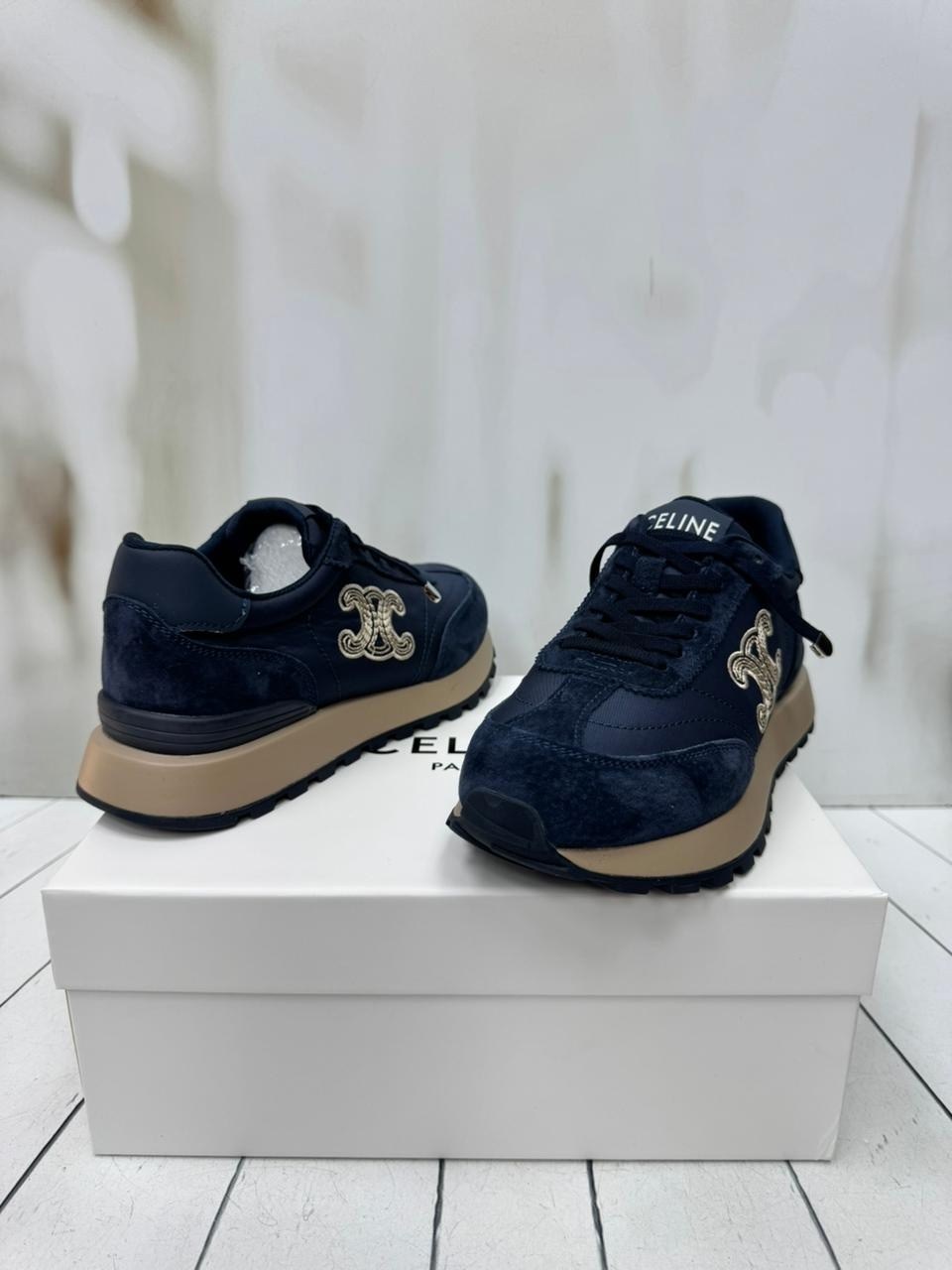 кроссовки женскиe,,кроссовки для женщин,кроссовки модные,стильные кроссовки