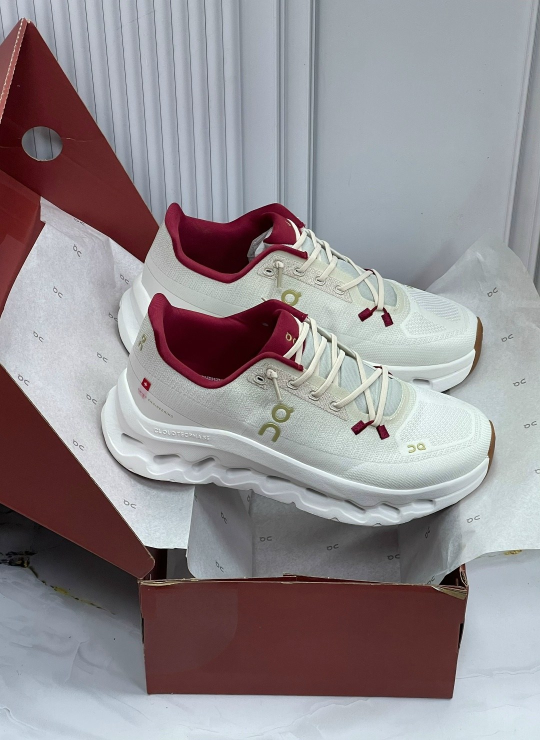 спортивная ,кроссовки on,повседневные кроссовки,кроссовки женскиe,оригинальные кроссовки