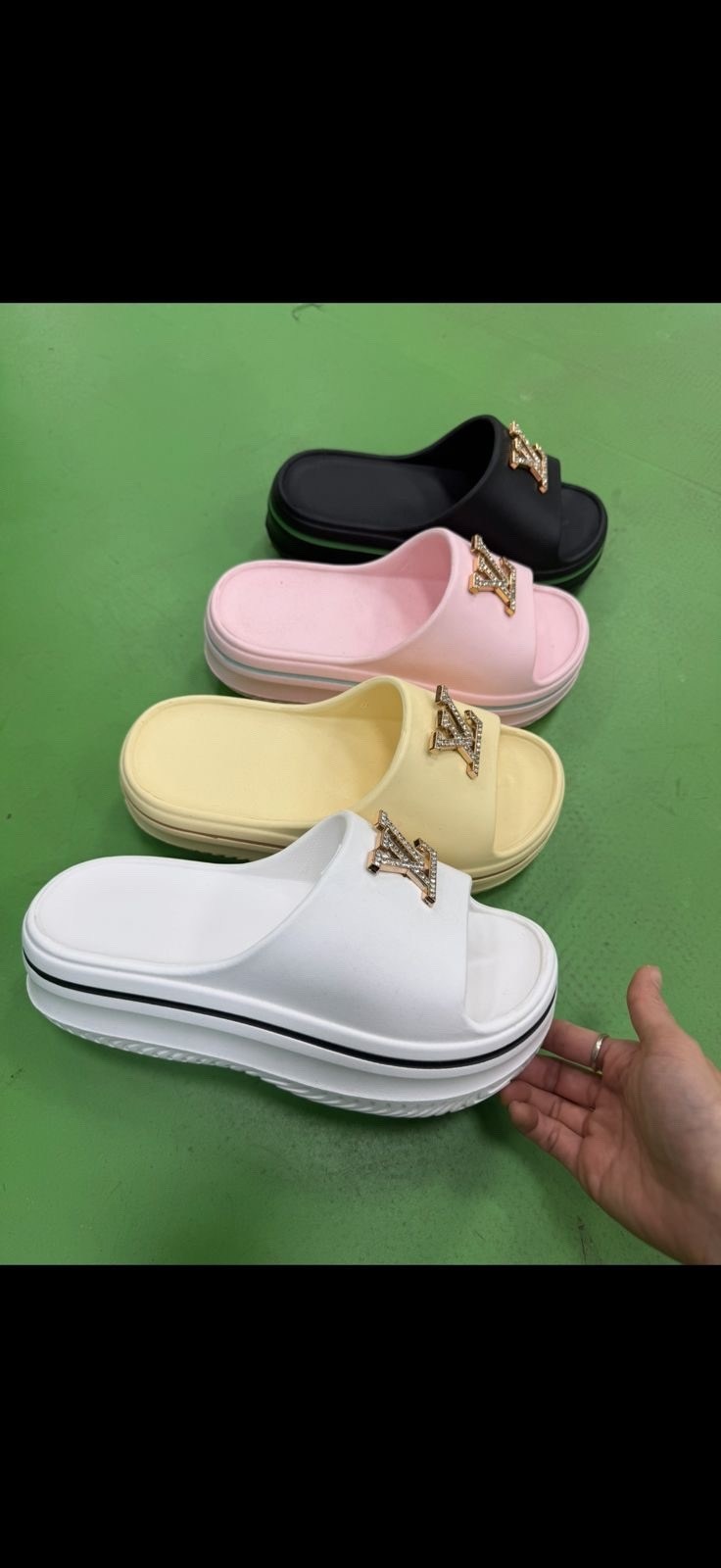 шлепанцы женские,шлепанцы женские летние,летние тапочки,летние шлепанцы,тапочки модные