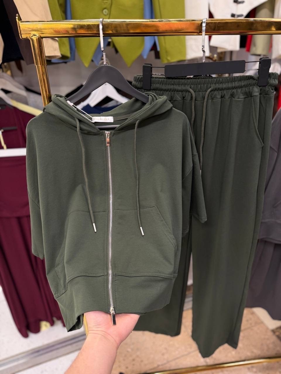 спортивный костюм brunello cucinelli,кашемировый костюм loro piana,костюм спортивный,костюм спорт brunello cucinelli,женские спортивные костюмы