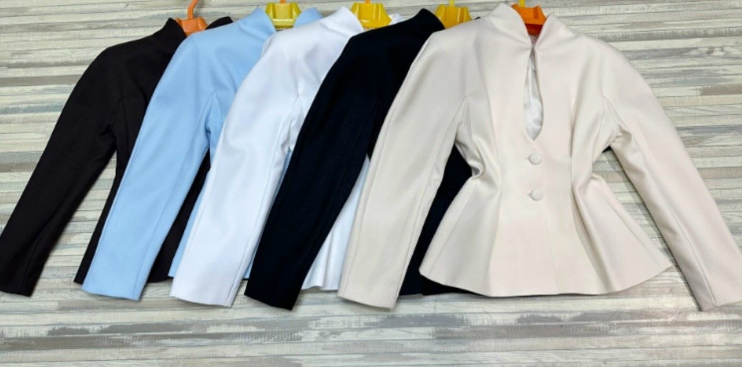 жакет с баской,пиджак приталенный,элегантный жакет с баской,жакет,пиджак приталенный удлиненный с баской