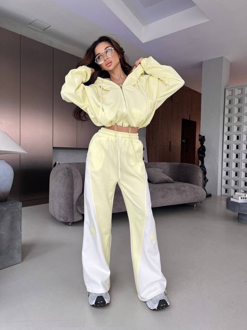 спортивный костюм женский,стильный костюм,спортивный костюм,женский костюм,костюм со штанами