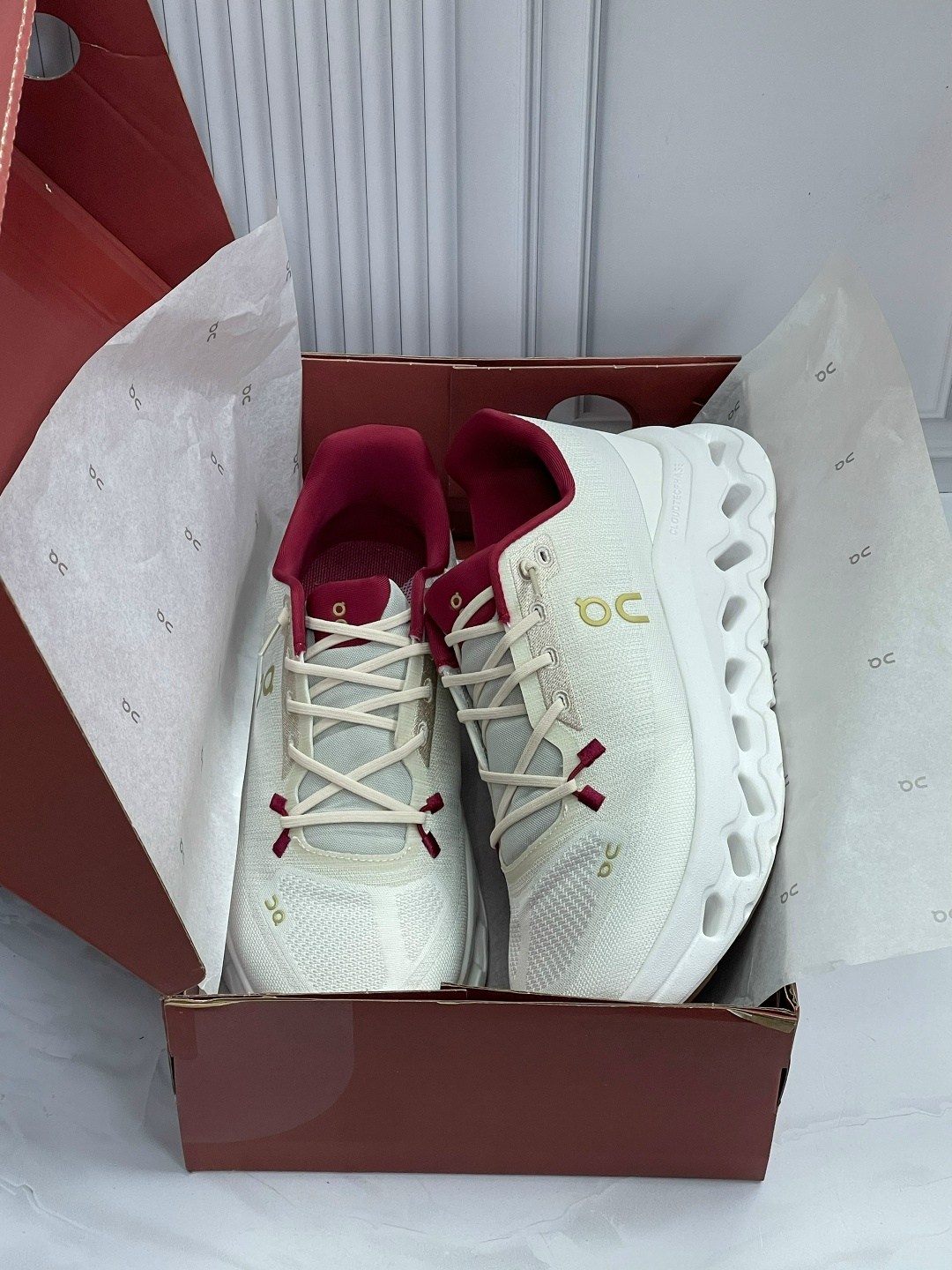 спортивная ,кроссовки on,повседневные кроссовки,кроссовки женскиe,оригинальные кроссовки