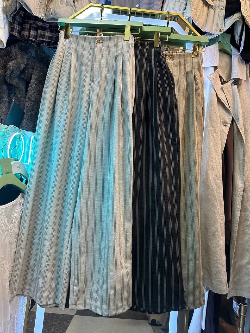 серые брюки палаццо,широкие брюки,брюки палаццо,брюки брюки палаццо