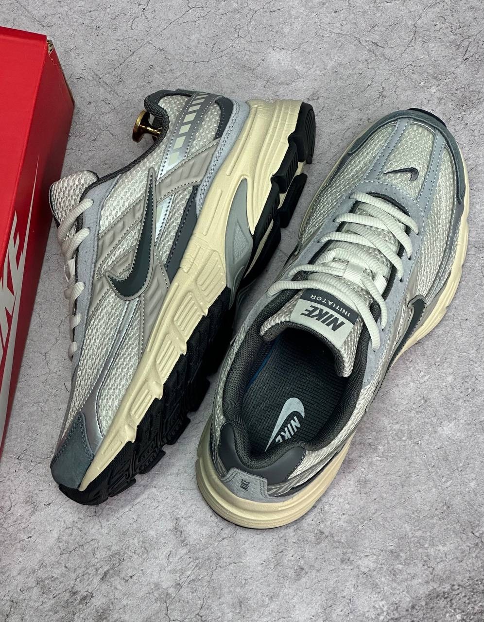 кроссовки nike initiator,кроссовки nike,мужские кроссовки,мужские беговые кроссовки initiator от finish line nike бежевый,мужские кроссовки nike