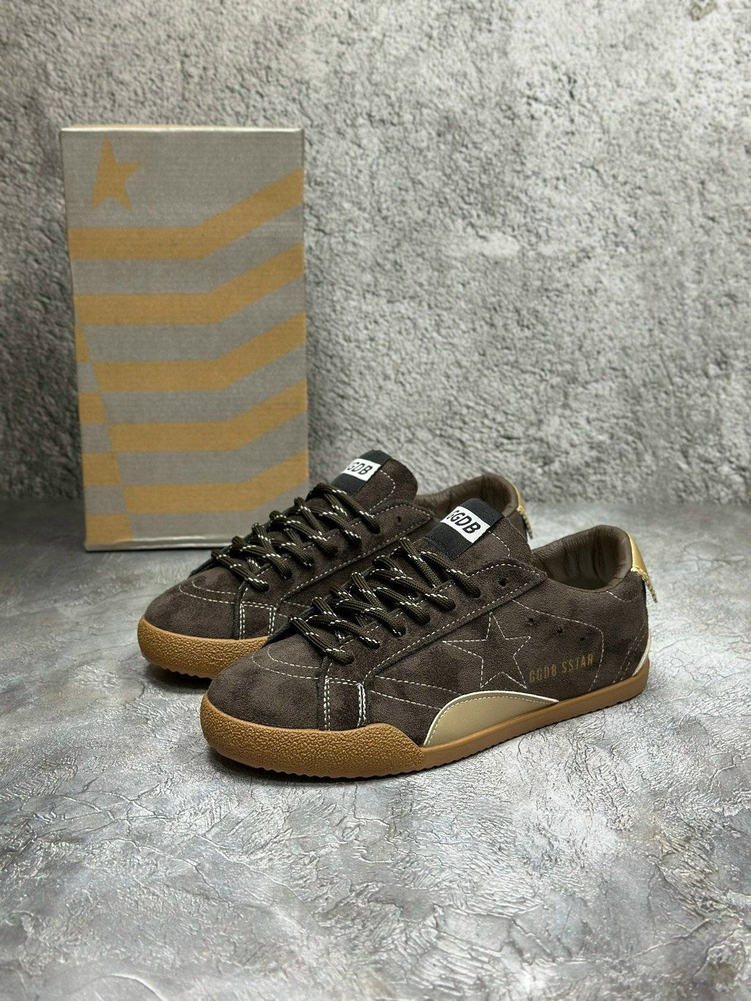 golden goose кеды superstar со вставками коричневый,замшевые кроссовки super-star golden goose зеленый,кроссовки golden goose,кеды golden goose,