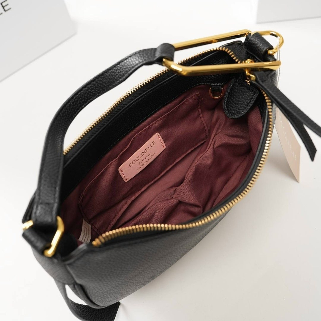 coccinelle сумка на плечо priscilla черный,сумка coccinelle,coccinelle сумка через плечо whisper черный,сумка через плечо coccinelle c-easy small цвет noir,сумка женская coccinelle