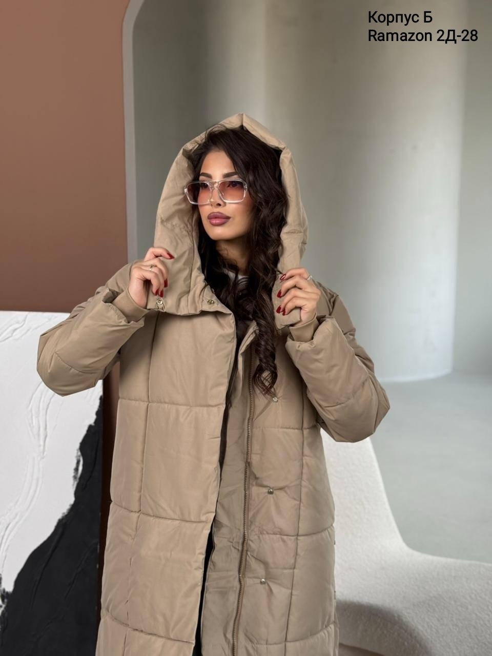 куртка зимняя с капюшоном и накладными карманами kitana brand,куртки ,женская куртка,куртка удлиненная женская,куртка демисезонная