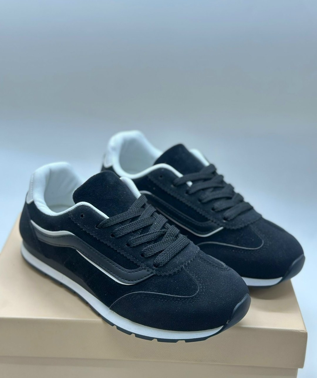 ,кроссовки замшевые женские,замшевые кроссовки,женские кроссовки из замши,замшевые кроссовки мужские