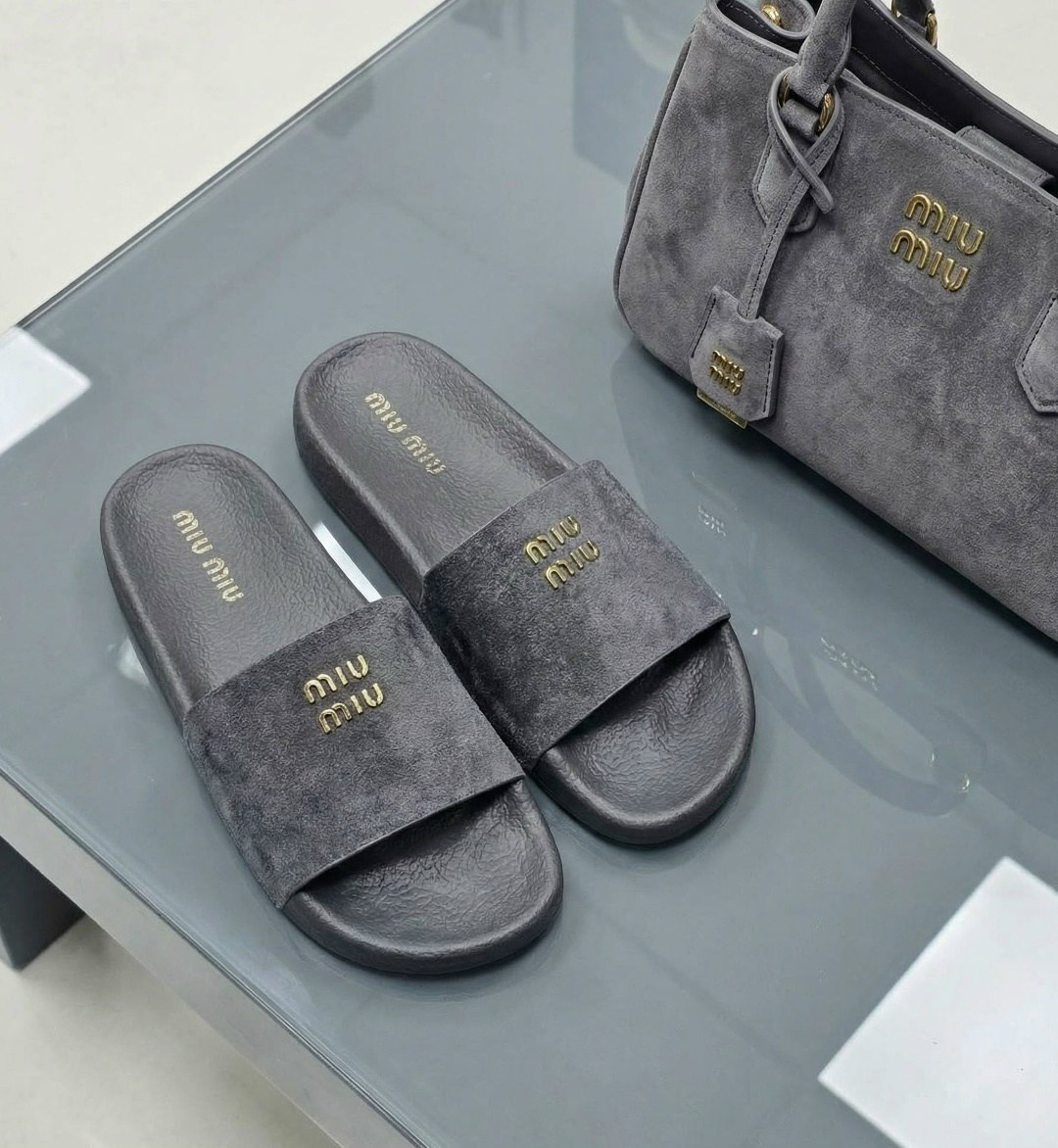 женские шлепанцы,,модные тапочки,женские шлепки,шлепанцы пляжные