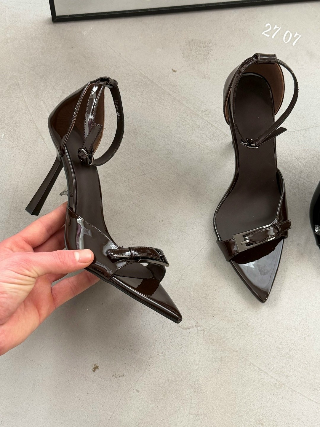 ,босоножки женские,босоножки араз женские,босоножки с ремешками,необычные босоножки